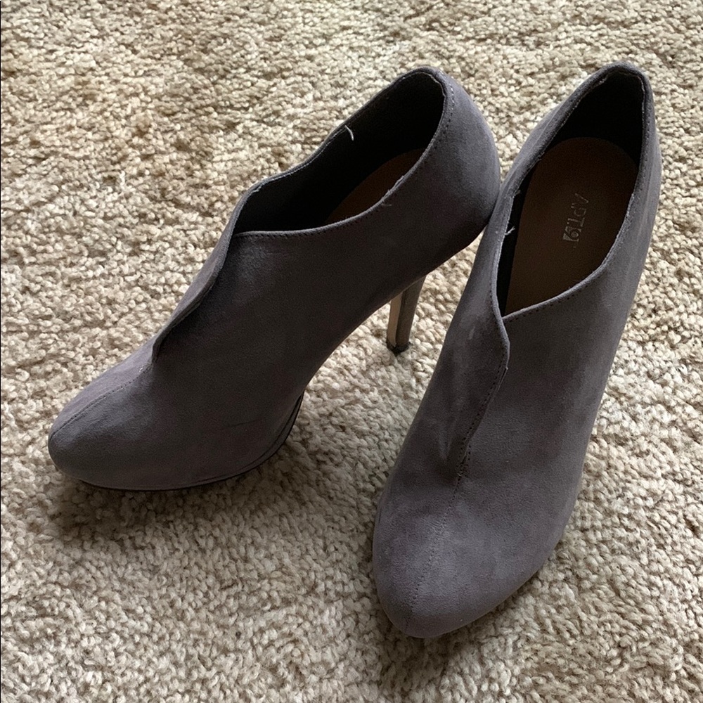 3/$12 - Apt 9 Grey Heels